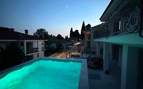 Villa Mak
